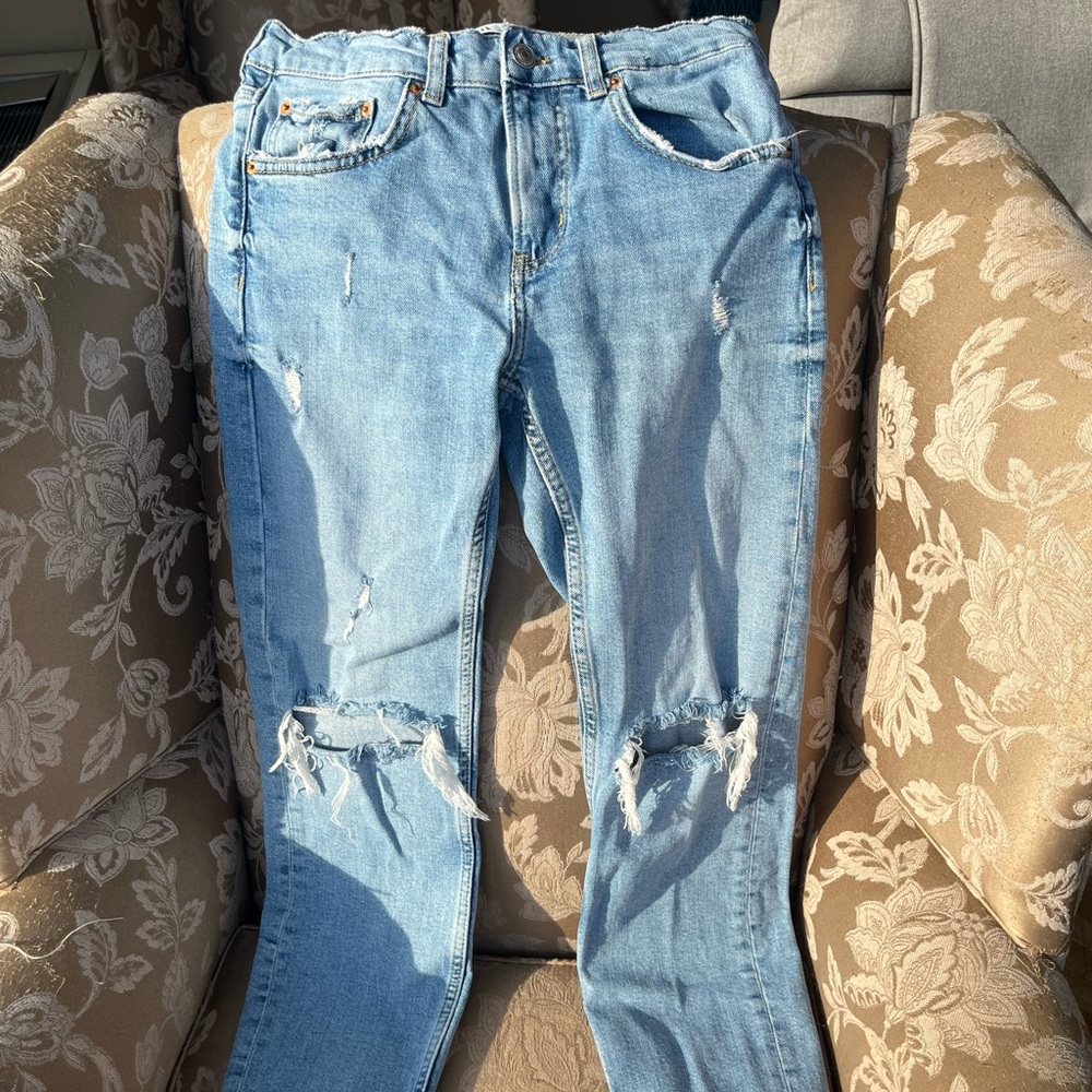 Zara ripped jeans!!